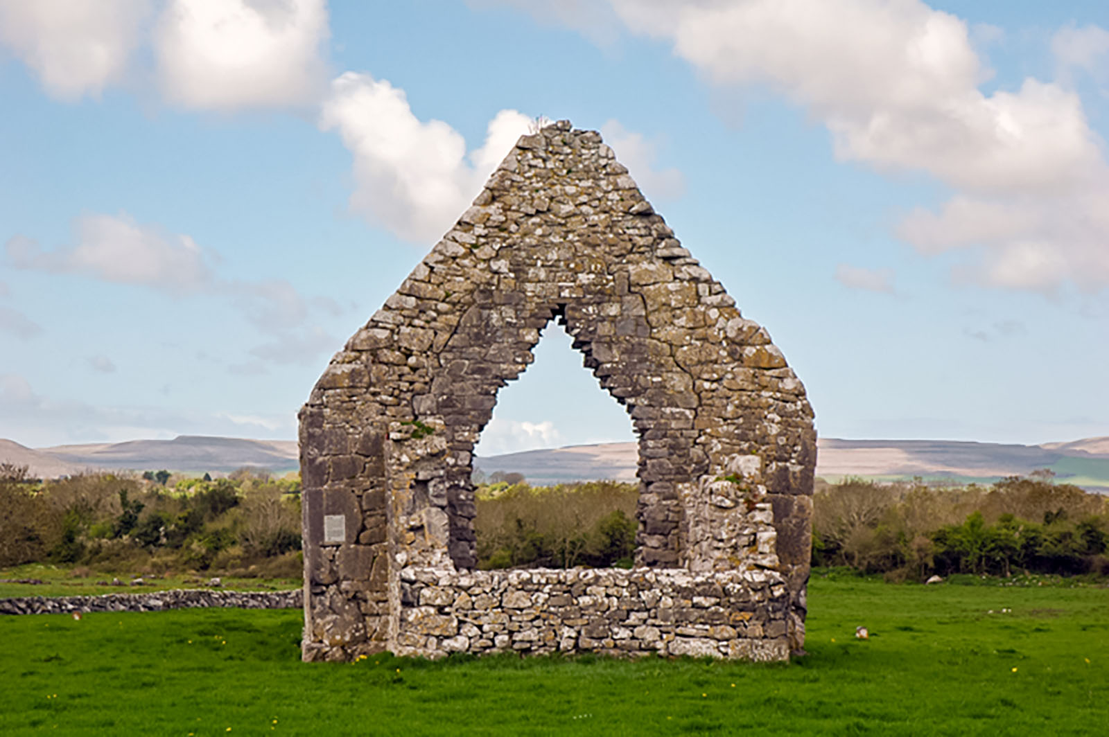 Historic sites, Corcomroe Abbey