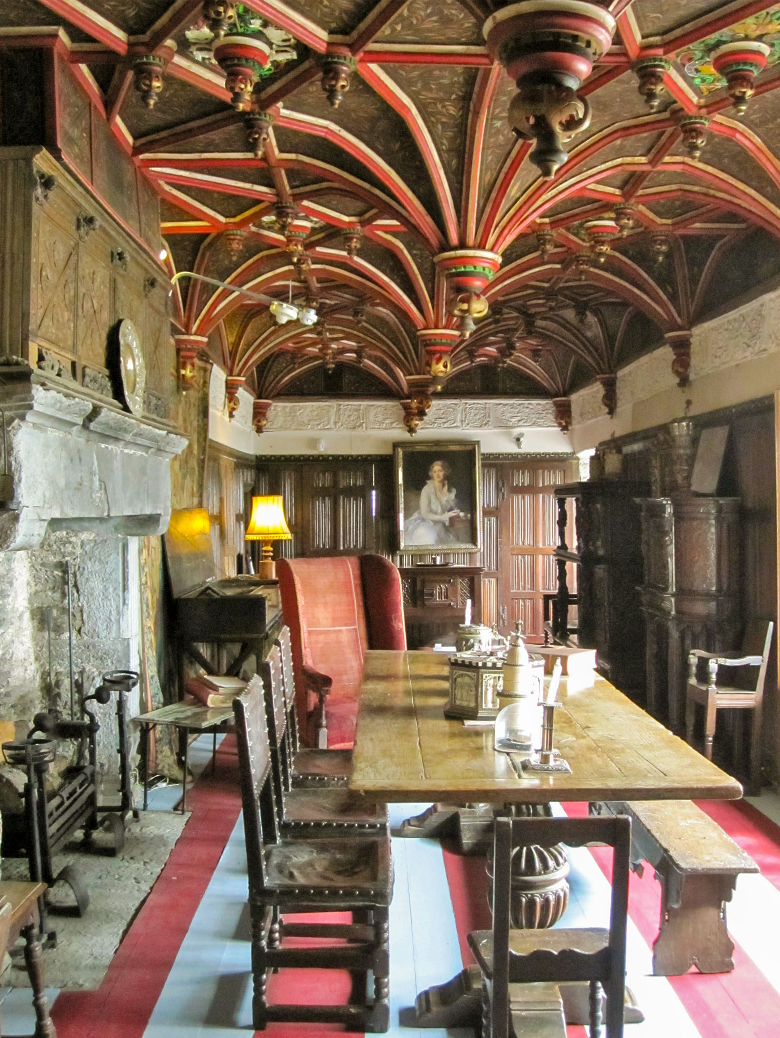 Historic sites, Bunratty Castle