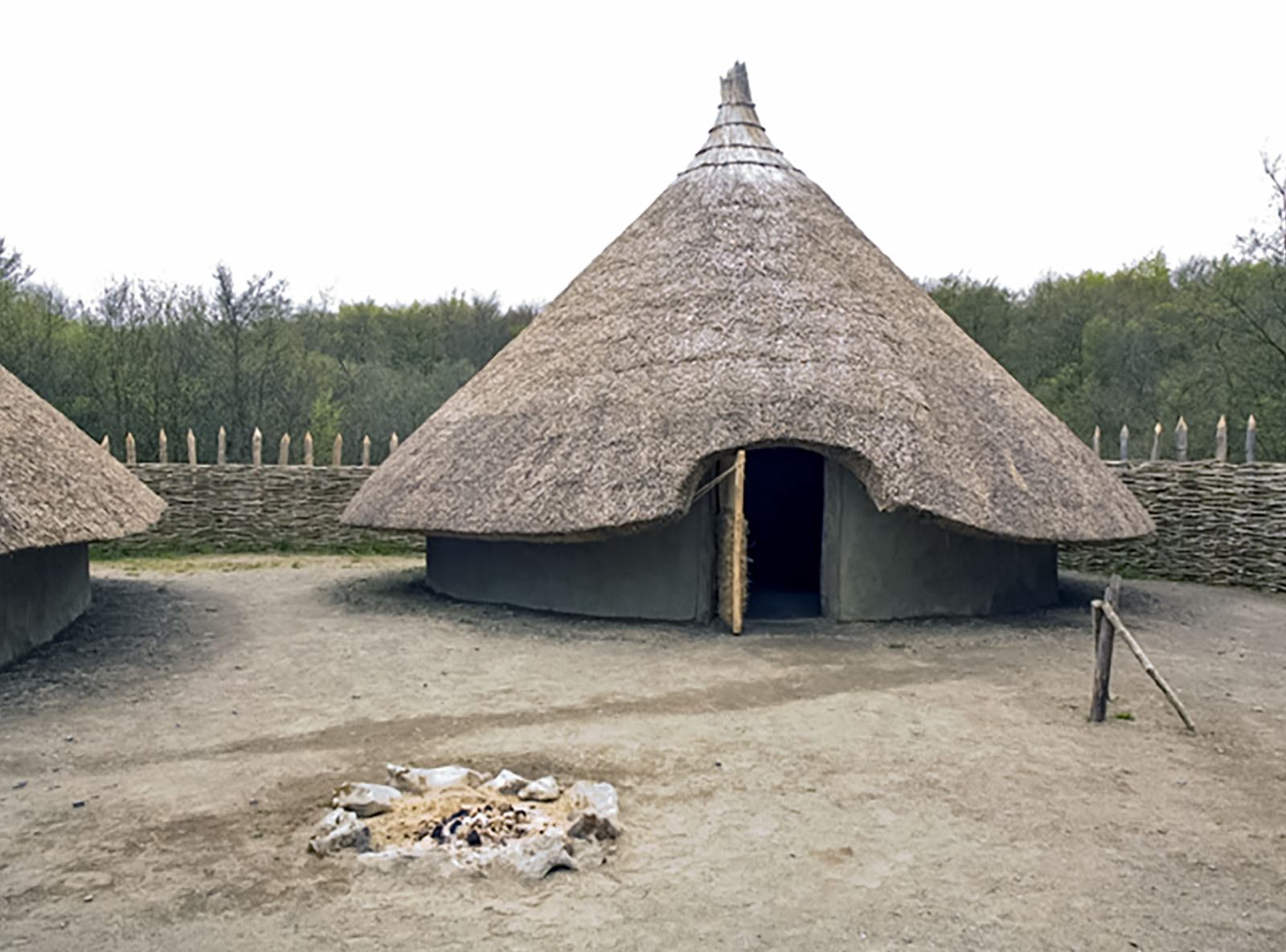 Historic sites, Craggaunowen recreation